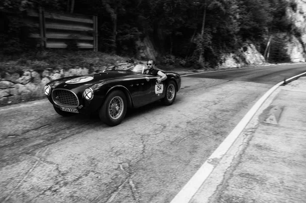 Ferrari 225 S Spider Vignale 1952 — Photo