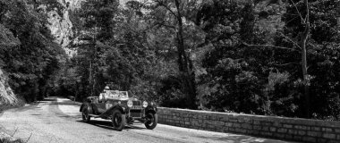 Aman Tanrım. 665 Spor SuperBA 2000 1925