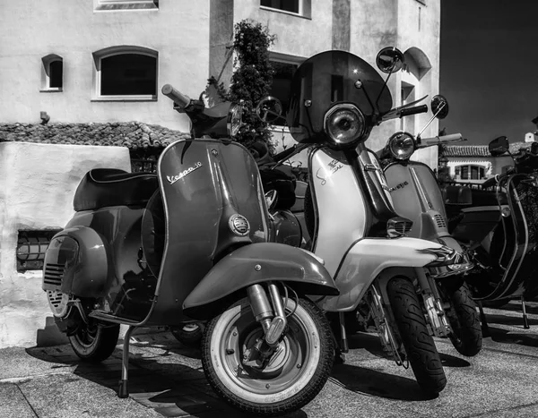 Piaggio Vespa vintage sprint motor scooter — Stockfoto