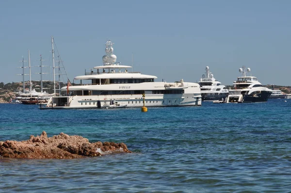 Lüks motor yat da Costa Smeralda Sardunya — Stok fotoğraf