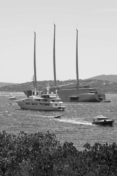 Yacht à moteur de luxe A — Photo