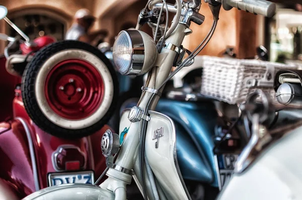 Piaggio Vespa y lambrettavjalá scooter de motor print —  Fotos de Stock