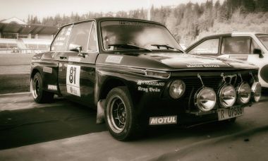 BMW 2002 Ti 1971 eski yarış araba ralli