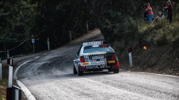 LANCIA DELTA EVO 1994 rali velho carro de corrida — Fotografia de Stock