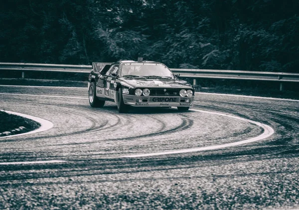 Lancia 037 ράλι παλιά αγωνιστικό αυτοκίνητο ράλι — Φωτογραφία Αρχείου