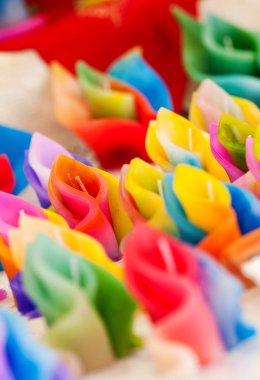  Noel ağacı süsleme biblo dekore edilmiş Noel ağacı üzerinde