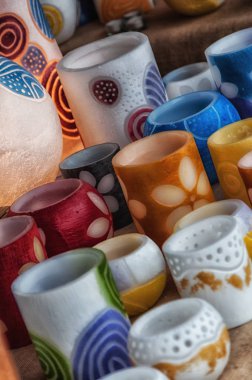 Yılbaşı kutlama tatil arka plan - Noel ağacı süsleme biblo dekore edilmiş Noel ağacı üzerinde