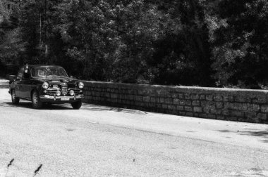 Alfa Romeo Giulietta Sprint 1957 eski bir yarış araba ralli Mille Miglia 2017 ünlü İtalyan tarihi yarış (1927-1957) 19 Mayıs 2017