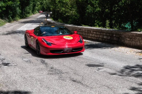 ゴーラ Furlo イタリア フェラーリ 458 古いレーシングカー 2012 ラリー Mille Miglia — ストック写真