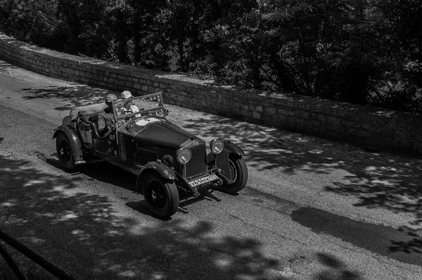 Del Furlo 意大利 5月19日 665S 荷1928在一辆老赛车在拉力赛千分 Miglia 2017 著名意大利历史种族 1927 — 图库照片