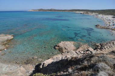 Ünlü Rena Maiore Sardunya Gallura mavi deniz, plaj