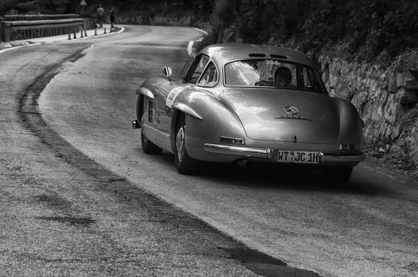Del Furlo 意大利 5月19日 梅赛德斯 300 政变瓦特 198 1954 在一辆老赛车在拉力赛 — 图库照片