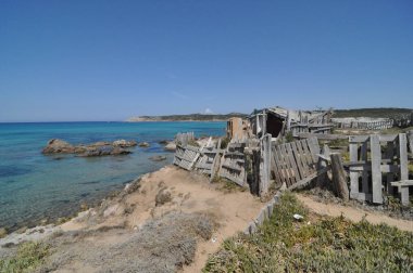 Ünlü Rena Maiore Sardunya Gallura mavi deniz, plaj