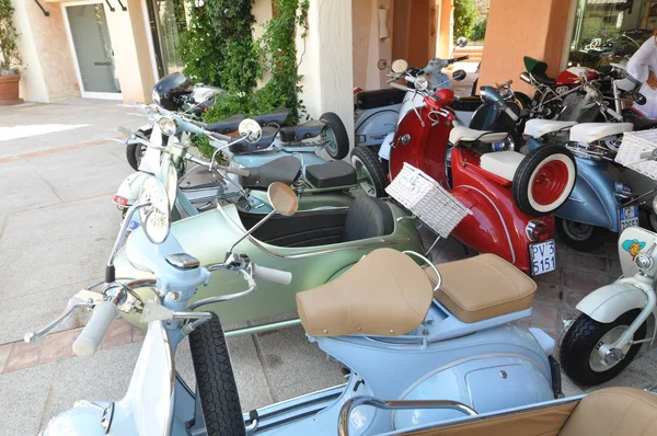 Porto Cervo Italië Juni 2016 Piaggio Vespa Lambrettavintage Sprint Motor — Stockfoto