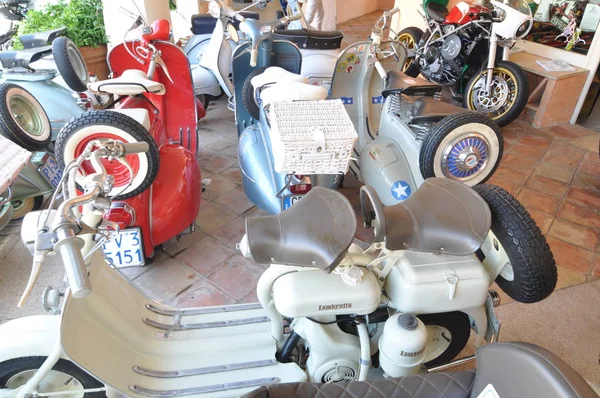 Porto Cervo Italië Juni 2016 Piaggio Vespa Lambrettavintage Sprint Motor — Stockfoto