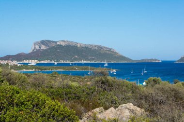 2019 yazında Golfo Aranci panoramik manzarası 