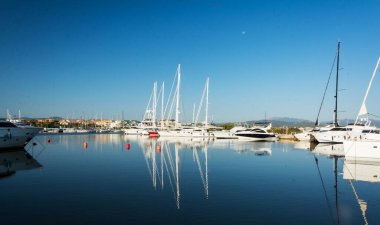 Olbia Sardinia, 19 Ağustos 2019: Olbia Limanı 'ndaki Maxy yatı