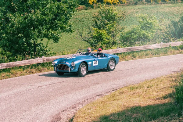 イタリア ペーザロ バルトロが 2018 ラリー Mille Miglia 2018 有名なイタリアの歴史的レース 1927 — ストック写真