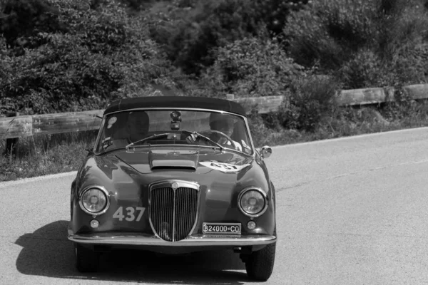 Pesaro Colle San Bartolo ตาล พฤษภาคม 2018 Lancia Aurelia B24 — ภาพถ่ายสต็อก