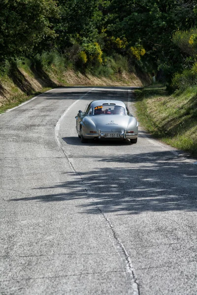 イタリア ペーザロ バルトロが 2018 メルセデス ベンツ 300 クーデター W198 ラリー — ストック写真