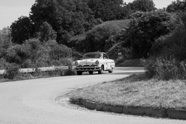 Pesaro Colle San Bartolo Italia Mayo 2018 Lincoln Capri 1954 — Foto de Stock