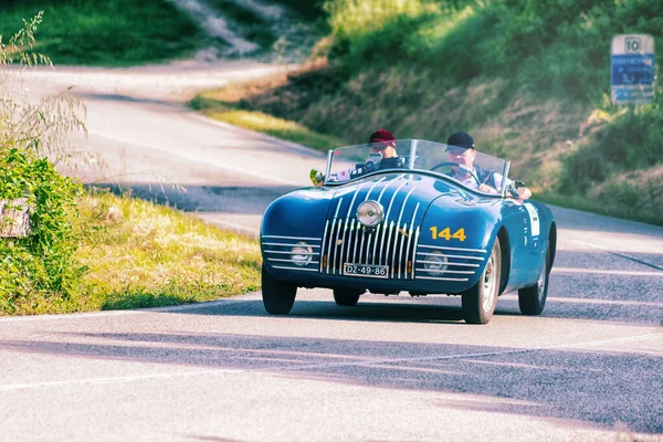 イタリア サンバルトロ大聖堂 2018年5月17日 Stanguellini 1100 Hardtop Ala Oro 1947年ラリー ミリアの古いレースカーで2018年有名なイタリアの歴史的なレース — ストック写真