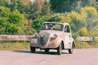 PESARO SAN BARTOLO, İtalya - 17 Mayıs 2018: FIAT 500 B 