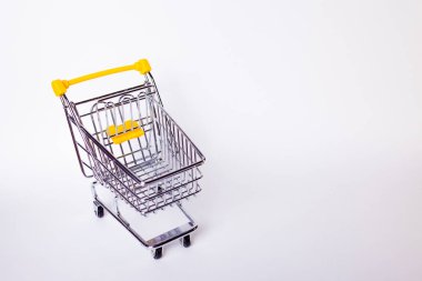 Alışveriş arabası konsepti, alışveriş ve satış, perakende ve dükkanlar.