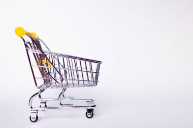 Alışveriş arabası konsepti, alışveriş ve satış, perakende ve dükkanlar.