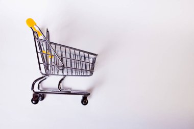 Alışveriş arabası konsepti, alışveriş ve satış, perakende ve dükkanlar.
