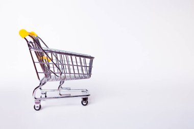 Alışveriş arabası konsepti, alışveriş ve satış, perakende ve dükkanlar.