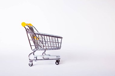 Alışveriş arabası konsepti, alışveriş ve satış, perakende ve dükkanlar.