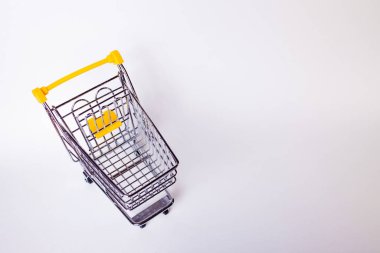 Alışveriş arabası konsepti, alışveriş ve satış, perakende ve dükkanlar.