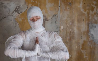 Cadılar Bayramı görüntü, bandaj mumya, ölü efsanevi karakter dirildi.