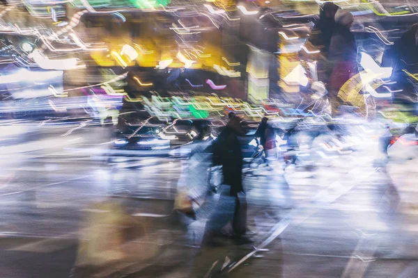 Nsanlar Şehirde Yürüyor Hareket Bulanıklığı — Stok fotoğraf