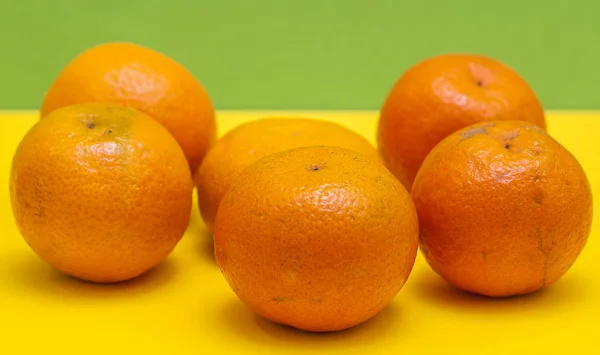 Many Oranges Yellow Background Fresh Fruit — Stock Photo, Image