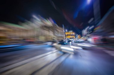 Gece trafik ışıkları, soyut bulanık arkaplan 