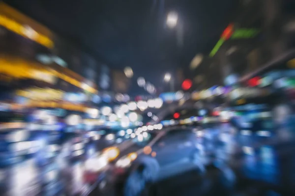 夜間の交通ライト 抽象的なぼやけた背景 — ストック写真