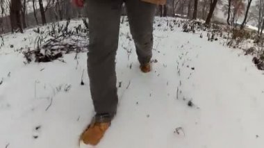 4 k. adam karda yürüme.