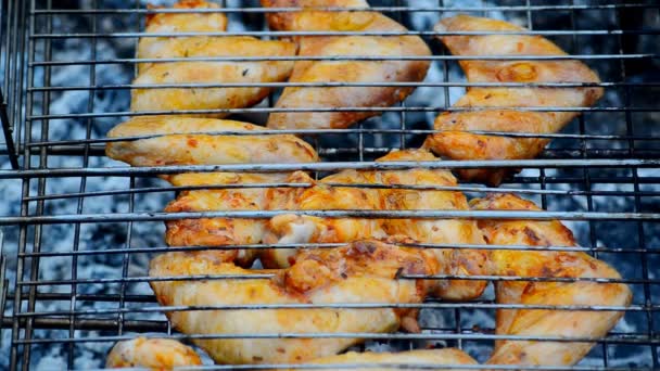 Kültéri grillezett csirke!.. — Stock videók
