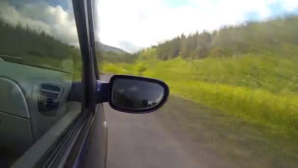 Водіння по трасі в горах . — стокове відео