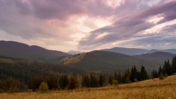 Hermoso Paisaje Rural Con Cielo Nublado Dramático Cordillera Lapso Tiempo — Vídeos de Stock