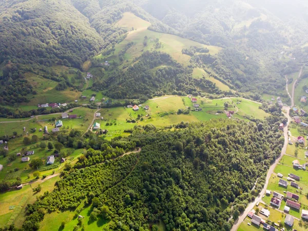 Аэрофотосъемка горной местности . — стоковое фото