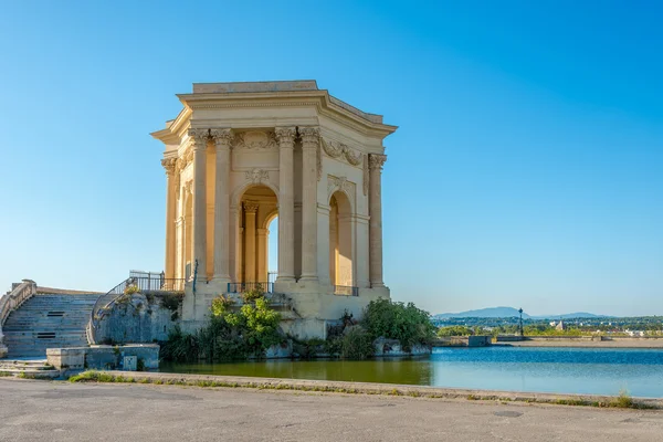 Vattentornet i Peyrou trädgård i Montpellier — Stockfoto