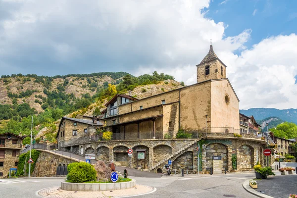 Ordino - Sant Corneli Kilisesi ve Cebria Andorra — Stok fotoğraf