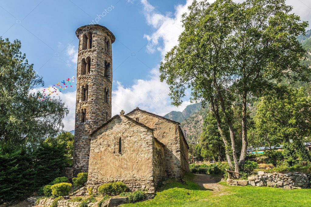 Kyrkan Santa Coloma nära Andorra la Vella — Stockfotografi © milosk50