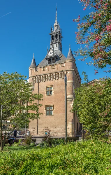 Bergfried des Kapitols am Platz charles de gaulle in toulouse - Frankreich — Stockfoto