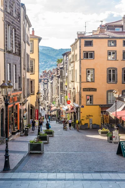 In de straten van Clermont Ferrand in Frankrijk — Stockfoto