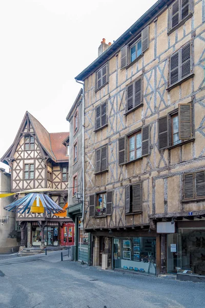 Halve Timbered huizen in de straten van Thiers - Frankrijk — Stockfoto