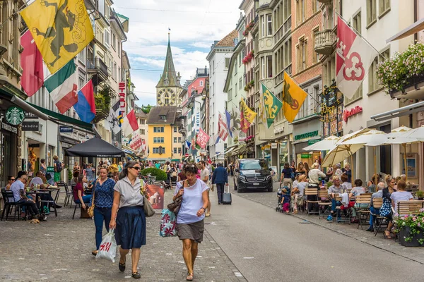 V ulicích Curychu ve Švýcarsku — Stock fotografie